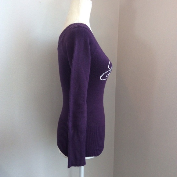 SOLD Guess Vintage Purple Embroidered Logo Sweater - Picture 5 of 7